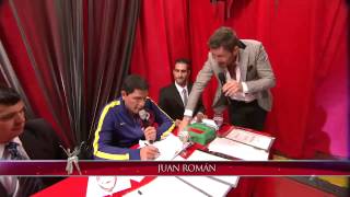 Showmatch 2014  Se terminó la historia Riquelme firmó el contrato en Showmatch [upl. by Ellehcen]