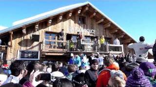 La Folie Douce  Val Thorens  Apres Ski  2311 with special guest on bagpipes HQ [upl. by Naor275]