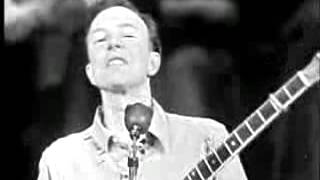 Down By The Riverside Pete Seeger 7 24 1963 [upl. by Marja]