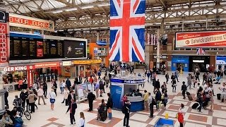 A Walk Through The London Victoria Station London England [upl. by Og649]