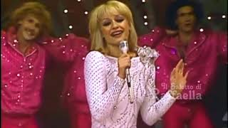 Raffaella Carrà  Medley Exitos Siempre en Domingo [upl. by Haidej]