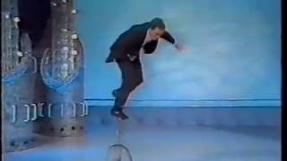 ✅Frank Olivier Comedy Juggler 1988 [upl. by Eneja351]